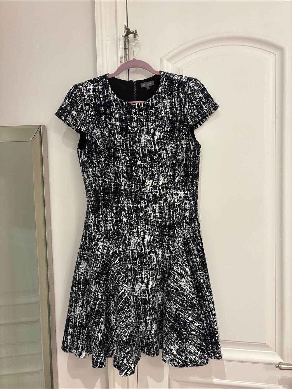 Vince Camuto Black and White Textured Short-Sleeve Skater Dress